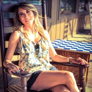 Meet your Posher, Joanelle